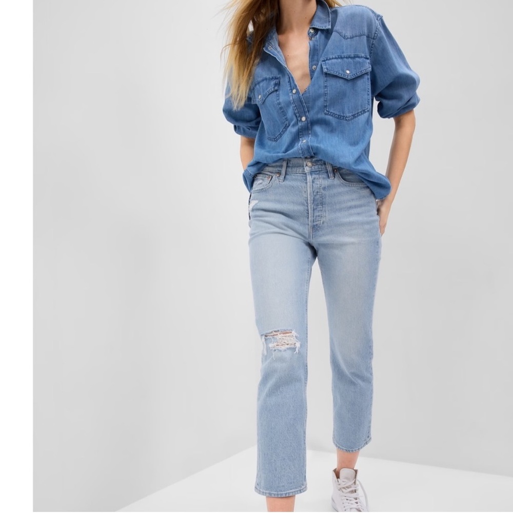 Gap Distressed High Rise Cheeky Straight Jeans with Washwell Light Destroy Wash
